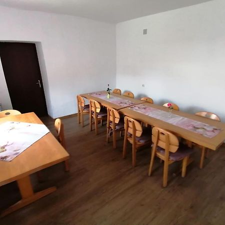 Casa Bunicii Hotel Sasca Montana Luaran gambar