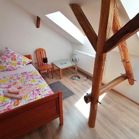 Casa Bunicii Hotel Sasca Montana Luaran gambar